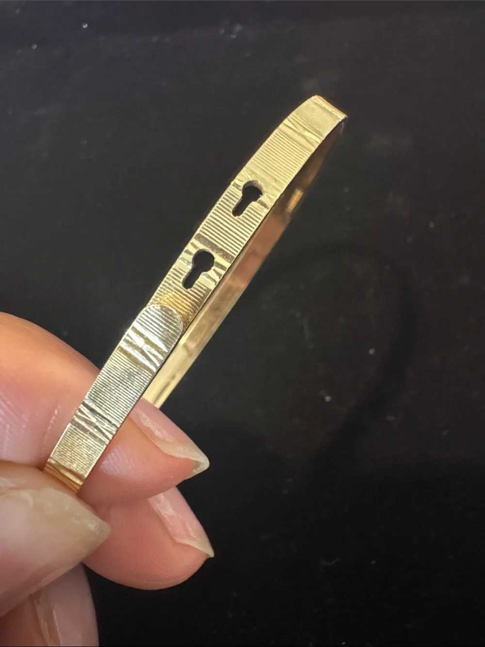 Chelsea Taylor Gold Tone Satin Finish Bangle Bracelet Minimalist Vintage Women’s